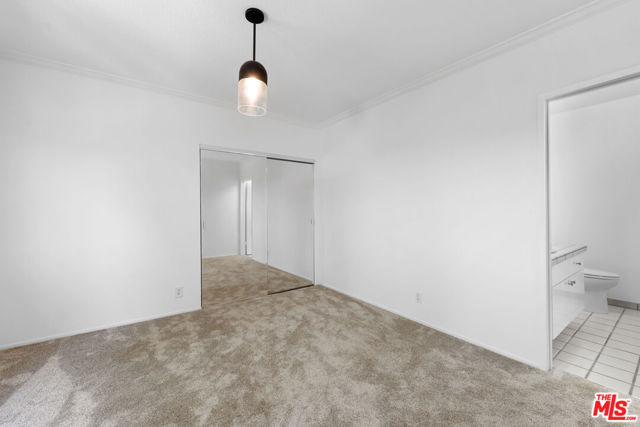 222 7th Street, Santa Monica CA: https://media.crmls.org/mediaz/afc02c93-c37a-4f2d-9333-dba6fd3a951e.jpg