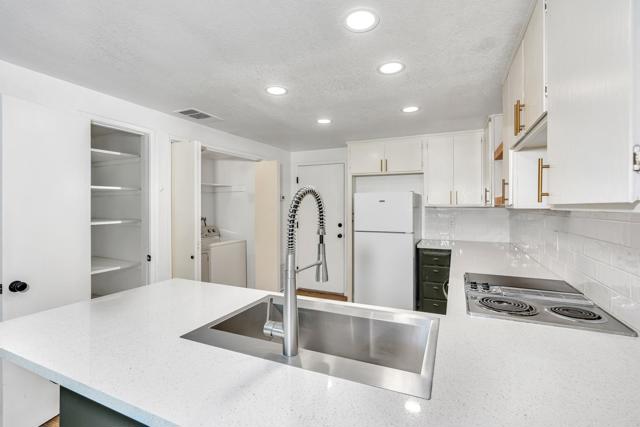 3350 M Street, Merced CA: https://media.crmls.org/mediaz/afc1d924-77ca-4880-b50c-ed9557dd70c4.jpg