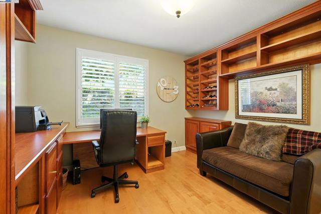 304 Dillon Court, Roseville CA: https://media.crmls.org/mediaz/afc23011-3f7e-49c7-937c-e73659efbf56.jpg
