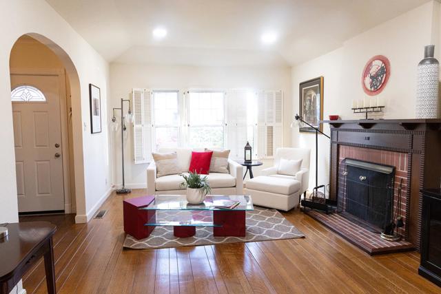 1541 Maple Street, San Mateo CA: https://media.crmls.org/mediaz/afc2babf-142d-42d4-b450-dad5b5bf936e.jpg