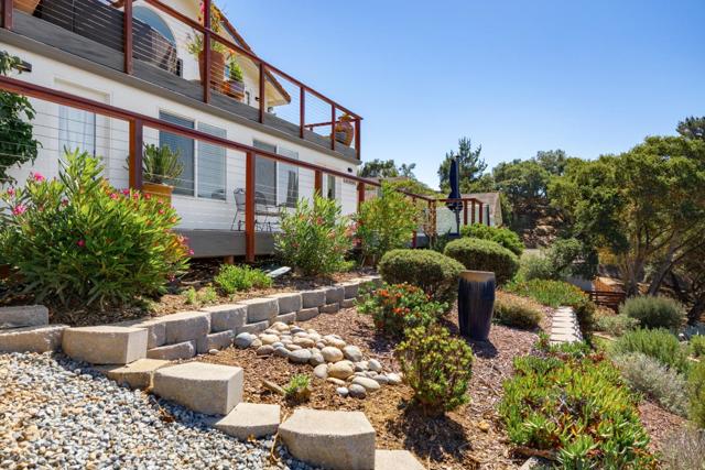 18530 Berta Ridge Place, Salinas CA: https://media.crmls.org/mediaz/afc2ceaf-432a-4af8-8063-4d83a736dc68.jpg