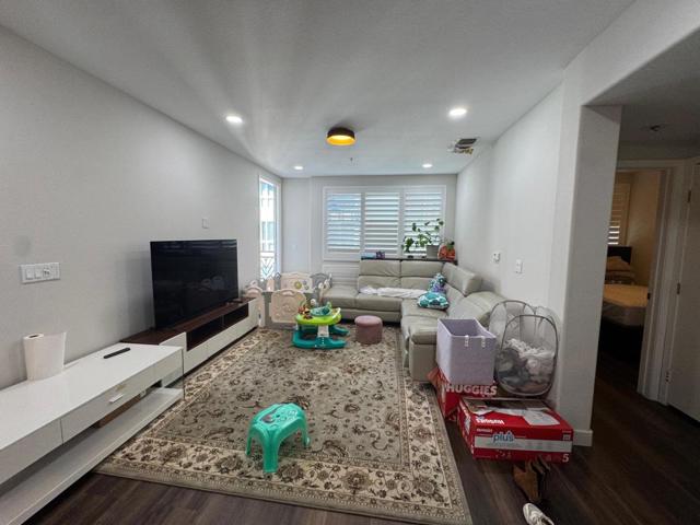 5501 De Marcus Boulevard, Dublin CA: https://media.crmls.org/mediaz/afc2db01-58fd-448b-bd33-5fc440363dc7.jpg