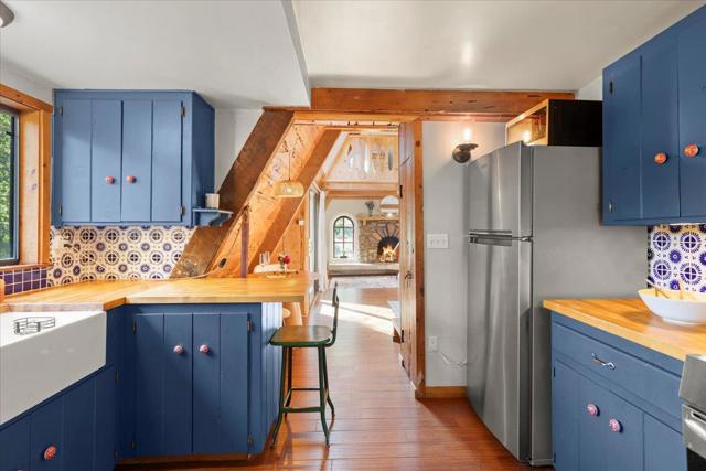 65 Hitchcock, Carmel Valley CA: https://media.crmls.org/mediaz/afc3222e-efe4-4618-83f2-ea6b7f4b077b.jpg
