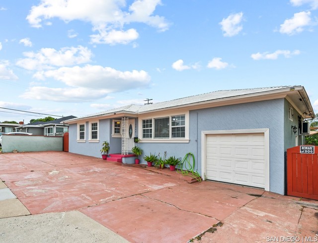 5949 Alleghany ST, San Diego CA: https://media.crmls.org/mediaz/afc34f80-f9f6-4bba-ae76-2685aaefa8da.jpg