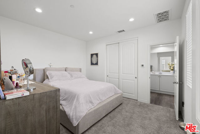 Image 19 of 31 For 6625 Ardmore Court