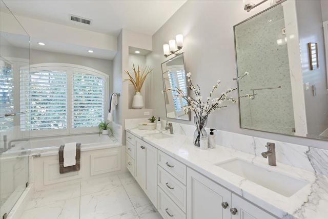 900 Roble Avenue, Menlo Park CA: https://media.crmls.org/mediaz/afc40e13-c79a-4768-b250-f1eedf68c6ef.jpg