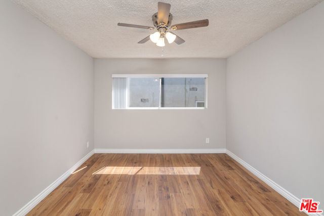 17340 Burbank Boulevard, Encino CA: https://media.crmls.org/mediaz/afc50c59-e4d6-47db-a884-4cbc6e18d8b8.jpg