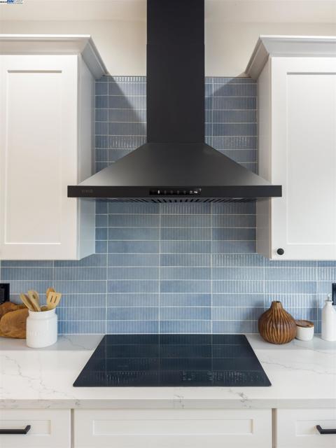 3198 Vintage Crest Dr, San Jose CA: https://media.crmls.org/mediaz/afc5dce2-da38-4a9f-9582-bb3db3ca50b1.jpg