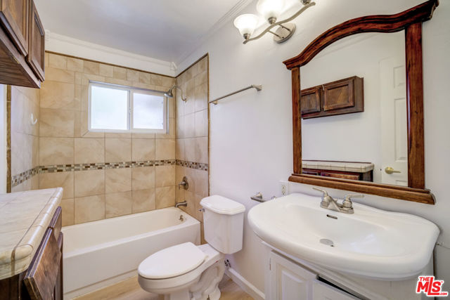 830 Calle Jazmin photo 6