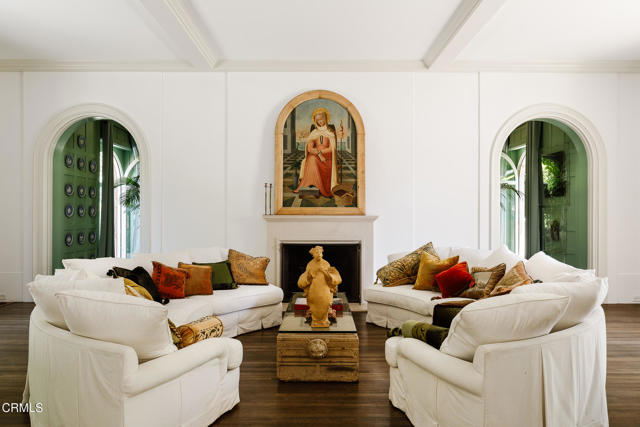 225 Grand Avenue, South Pasadena CA: https://media.crmls.org/mediaz/afc6b326-746d-48a1-a91e-702bb01203ff.jpg