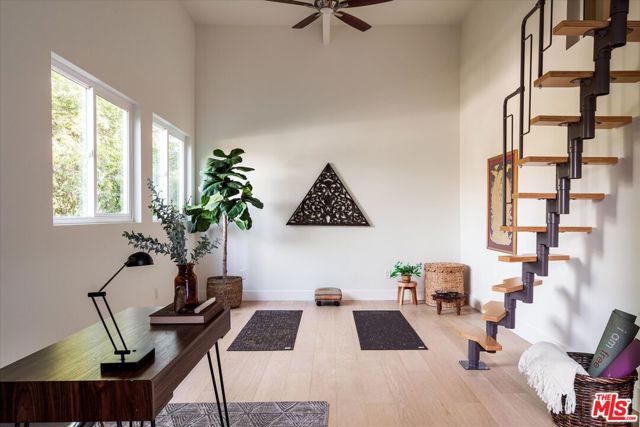 2162 Lyric Avenue, Los Angeles CA: https://media.crmls.org/mediaz/afc70e98-bdac-4cb4-94e4-773d8bead08a.jpg