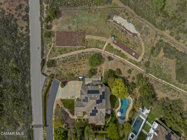331 Briar Bluff Circle, Thousand Oaks CA: https://media.crmls.org/mediaz/afc771de-4cd8-44fd-b2b7-a257ffa26100.jpg