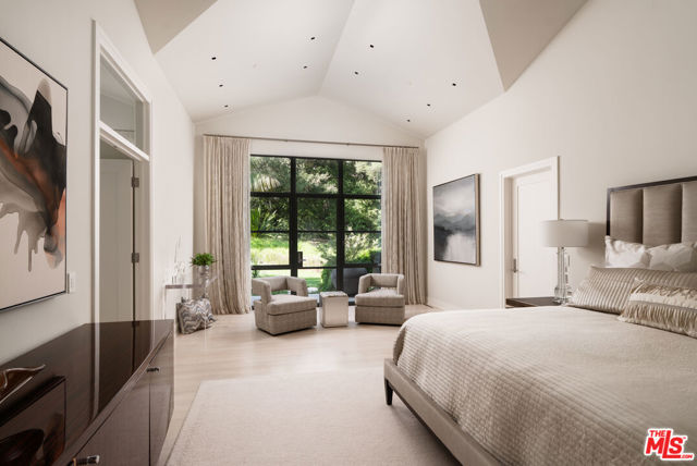 796 Hot Springs Road, Montecito CA: https://media.crmls.org/mediaz/afc8804a-4b9a-48a6-a35b-f01d0bf6674f.jpg