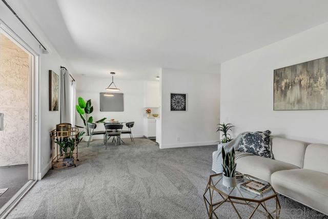 8515 Villa La Jolla Drive, La Jolla CA: https://media.crmls.org/mediaz/afc91951-862c-4bdb-a678-b8b5fdc27733.jpg