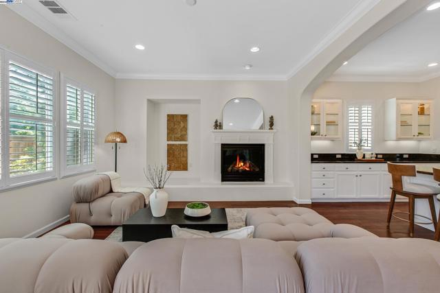 5434 Belarus St, Danville CA: https://media.crmls.org/mediaz/afc929db-b033-480e-b1b6-46341db677c4.jpg