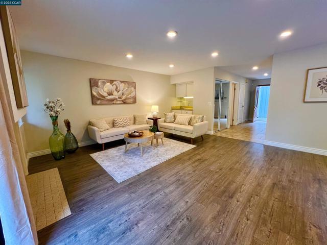5239 Riverdale Ct., Pleasanton CA: https://media.crmls.org/mediaz/afc93cea-8700-4899-b919-c048a8b5699f.jpg