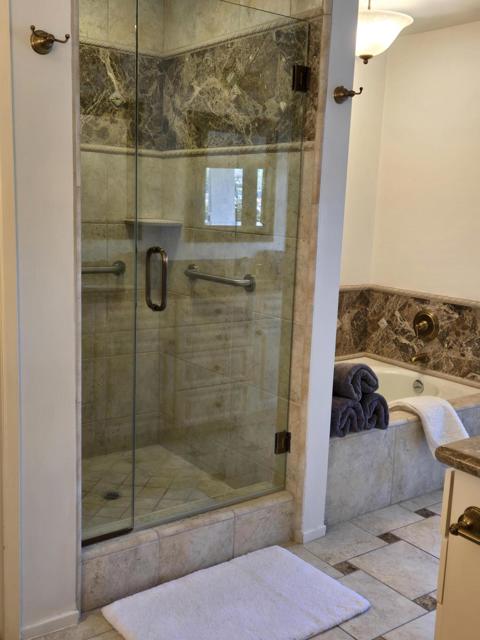 31 Stanford Drive, Rancho Mirage CA: https://media.crmls.org/mediaz/afc973f2-3005-44d2-a601-833499890efc.jpg