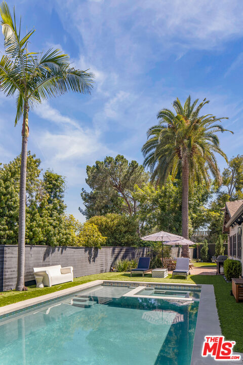 2770 La Castana Drive, Los Angeles CA: https://media.crmls.org/mediaz/afc99ed9-afa3-4f20-9598-90a5a0e87fc1.jpg