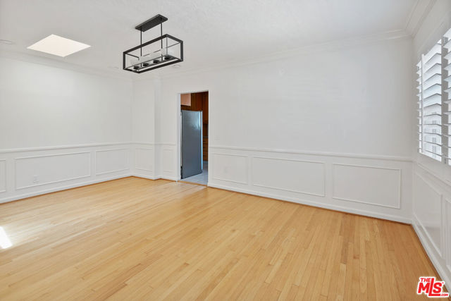 5572 Bradna Drive, Los Angeles CA: https://media.crmls.org/mediaz/afca1680-409a-47be-88a3-d3bec4badf1c.jpg