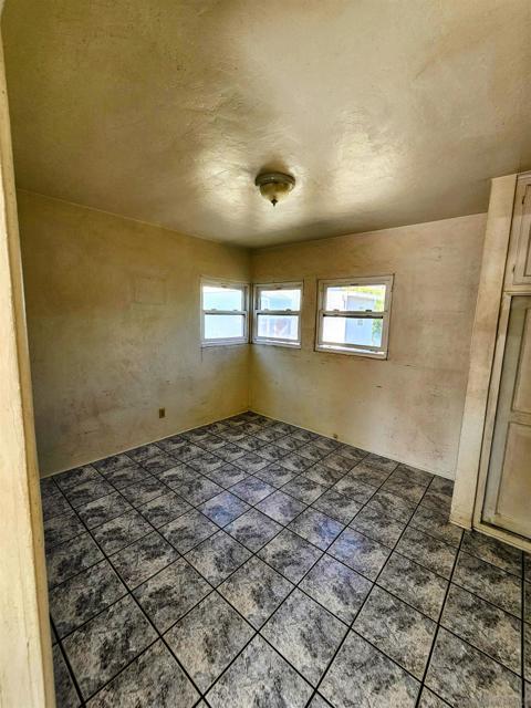 1135 41 26th Street, San Diego CA: https://media.crmls.org/mediaz/afcb38ad-7cfe-4f14-b27f-db98752268d3.jpg