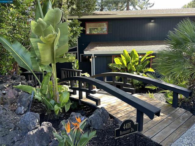 Details for 4416 Reinhardt Dr, Oakland, CA 94619