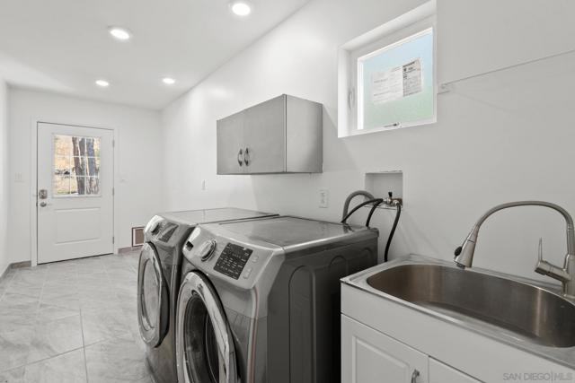 2821 N Arroyo Drive, San Diego CA: https://media.crmls.org/mediaz/afcbc146-744a-435e-bd1f-204d6b44e687.jpg