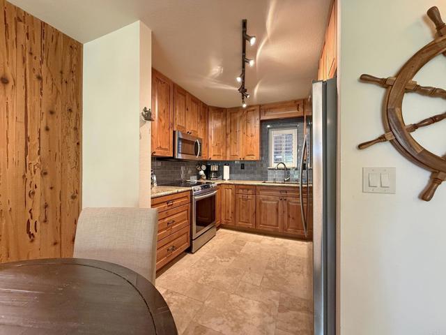 Detail Gallery Image 6 of 42 For 941 D Avenue, Coronado,  CA 92118 - 2 Beds | 1 Baths