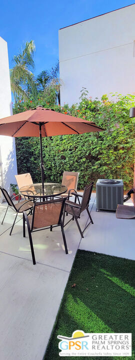 4945 Frey Way, Palm Springs CA: https://media.crmls.org/mediaz/afcc7da3-54a5-44ad-bfb1-ff3e650d66f3.jpg