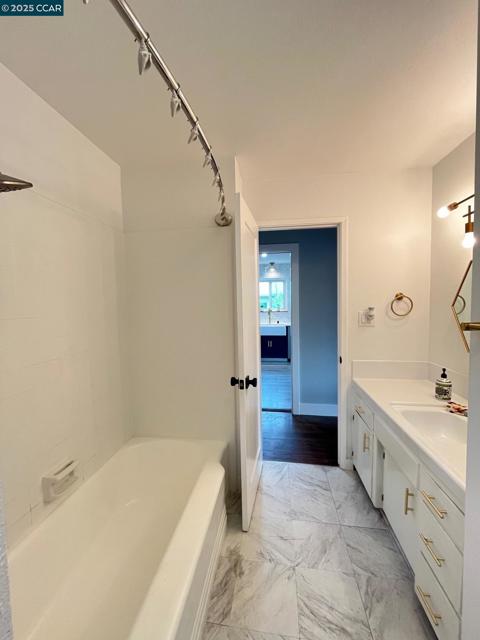 620 Kentucky St, Vallejo CA: https://media.crmls.org/mediaz/afcc8e95-1e02-4601-9374-f1f403981fbb.jpg