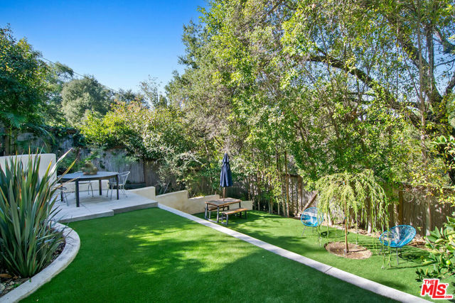 3631 Buena Park Drive, Studio City CA: https://media.crmls.org/mediaz/afcd2d34-50ec-4829-ac0e-a7e7f0bc9086.jpg