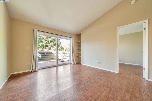 275 Reflections Dr, San Ramon CA: https://media.crmls.org/mediaz/afcd4a61-c5e6-42a8-9d81-70050f3a5bfd.jpg