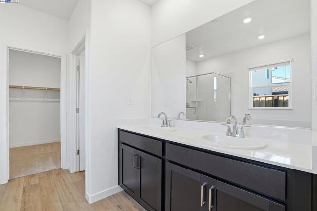 335 Astilbe Street, Discovery Bay CA: https://media.crmls.org/mediaz/afcd7687-c4dc-4966-acc6-2124dda47fe2.jpg