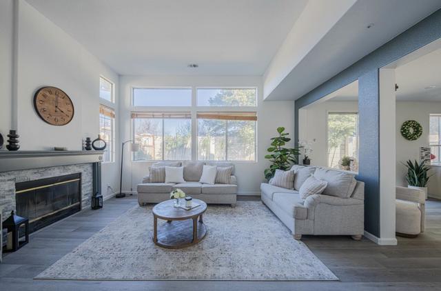 327 Rhine Court, Salinas CA: https://media.crmls.org/mediaz/afcd7b37-2d68-44a2-b66e-78c850274bea.jpg