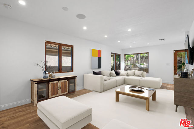 14710 Greenleaf Street, Sherman Oaks CA: https://media.crmls.org/mediaz/afcd8e3a-0354-45ab-88ef-697e9c741078.jpg