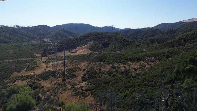11311 Pine Flat, Healdsburg CA: https://media.crmls.org/mediaz/afcdb6d4-01ef-4363-8d53-3469a67f739e.jpg