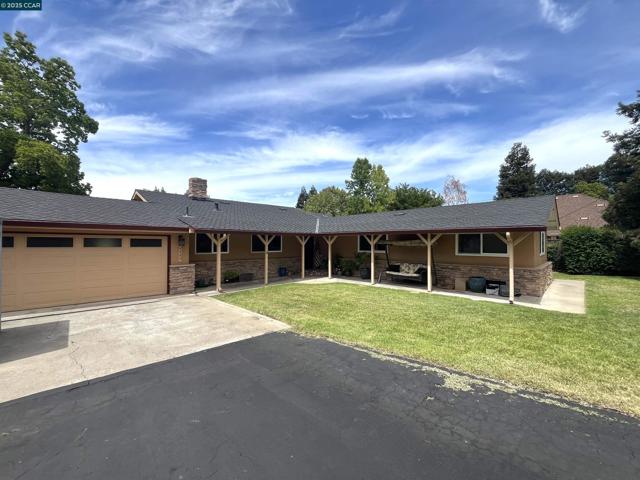 4880 Myrtle Dr, Concord CA: https://media.crmls.org/mediaz/afce3fd7-bb58-4daf-9375-bf855f0c8bad.jpg