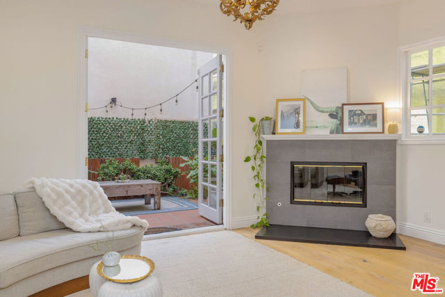 11963 Mayfield Avenue, Los Angeles CA: https://media.crmls.org/mediaz/afcedbd9-a199-4e28-8b32-2aa38c074ad2.jpg