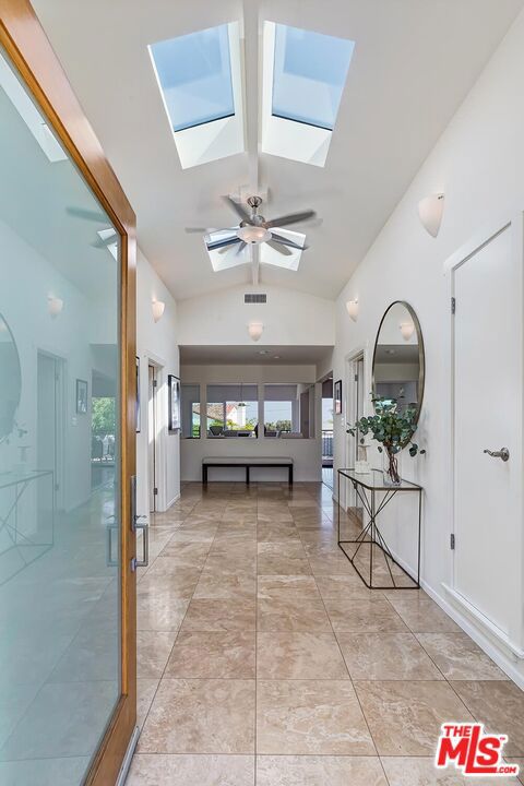 950 Las Lomas Avenue photo 3