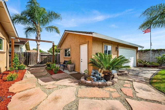 38243 Manzanita St, Newark CA: https://media.crmls.org/mediaz/afd009a2-77e8-4abd-a9c5-30f3e9ec6d10.jpg