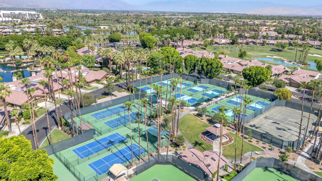 207 Bouquet Canyon Drive, Palm Desert, CA 92211