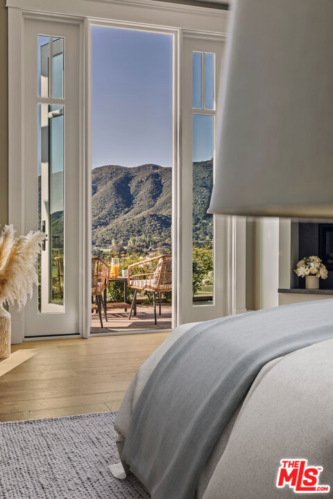 1697 W Potrero Road, Westlake Village CA: https://media.crmls.org/mediaz/afd11077-6b42-45a3-bc0d-e48dbbd7e04c.jpg
