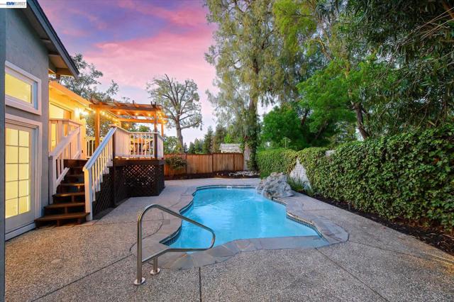 5943 Corte Arboles, Pleasanton CA: https://media.crmls.org/mediaz/afd17e70-9996-419f-87d4-89d86ebb258d.jpg