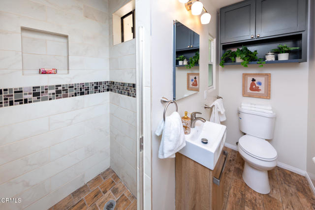 2767 Brookhill Street, La Crescenta CA: https://media.crmls.org/mediaz/afd1ca1d-4c2b-4960-a907-61cd72ae9f70.jpg