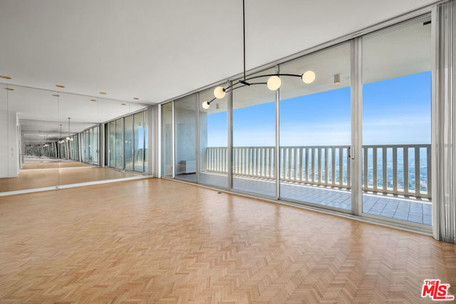 9255 Doheny Road, West Hollywood CA: https://media.crmls.org/mediaz/afd1e800-e6fe-41a8-9406-cc85d7b83beb.jpg