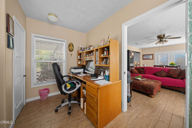 Detail Gallery Image 12 of 27 For 2304 San Marino Dr, Bakersfield,  CA 93309 - 3 Beds | 2/1 Baths