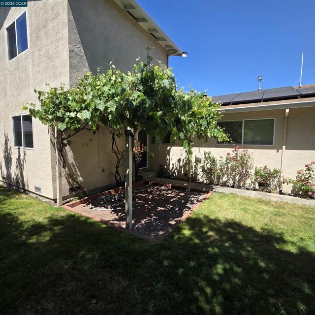 2771 Cornelius Dr, San Pablo CA: https://media.crmls.org/mediaz/afd2e75d-b21b-4910-af88-e7a3f22cf99e.jpg