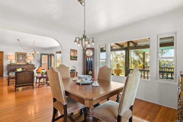 Detail Gallery Image 5 of 73 For 5036 Litchfield Rd, San Diego,  CA 92116 - 3 Beds | 2 Baths