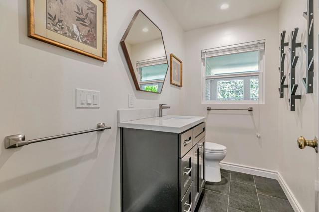 Image 54 of 90 For 130 17th Street