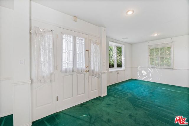 12129 Cantura Street photo 7