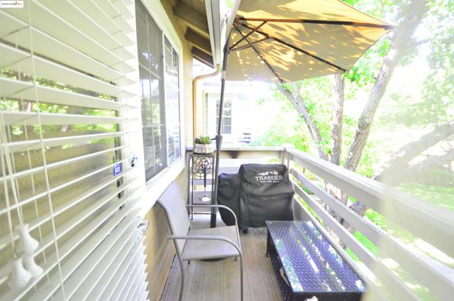 2915 N Texas St, Fairfield CA: https://media.crmls.org/mediaz/afd54491-1b51-4757-9caf-da2e288f570f.jpg